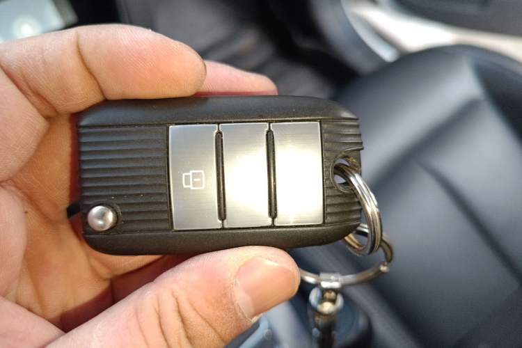 Used Roewe RX5 2016 20T Two-Wheel Drive Automatic Internet Smart Edition Vehicle Key