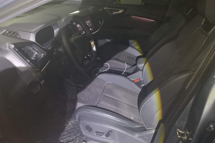 Used Audi Q4 e-tron 2022 50 e-tron quattro Visionary Edition Left Front Seat