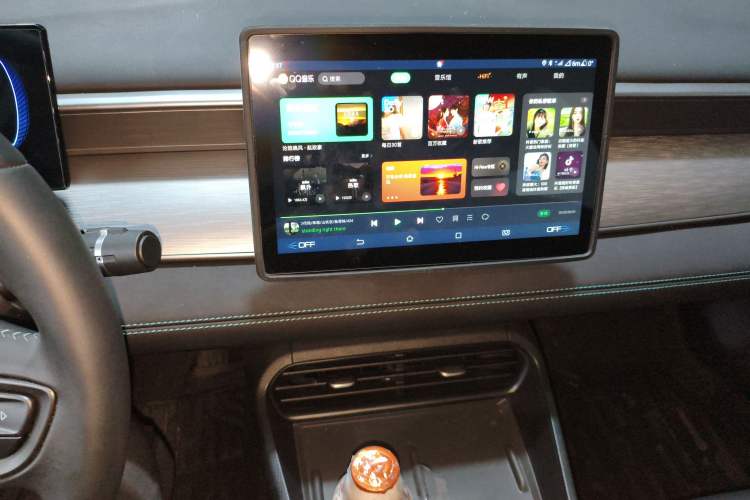 Used BYD Seal 05 DM-i 2025 DM-i Smart Drive 55KM Luxury Model Audio And AC Panel