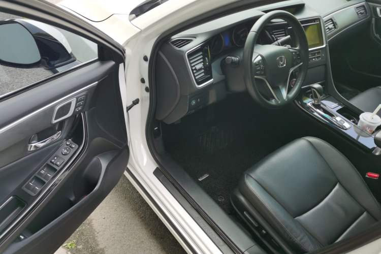 Used Honda Spirior 2015 2.0L Collector's Edition Driver Seat