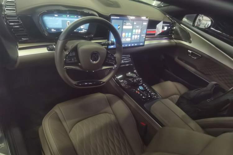 Used BYD Han 2023 EV Champion Edition 715KM Front-Drive Prestige Model
