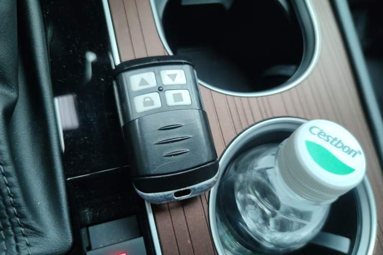 Used Toyota Sienna 2026 Model 2.5L Dual-Engine Two-Wheel-Drive Comfort Edition