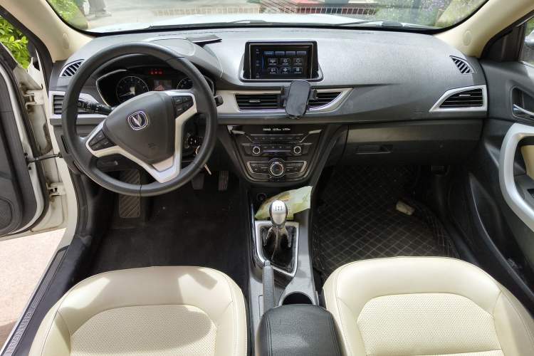 Used CHANGAN Alsvin V7 2015 1.6L Manual Enjoyment Model China IV Standard Center Console
