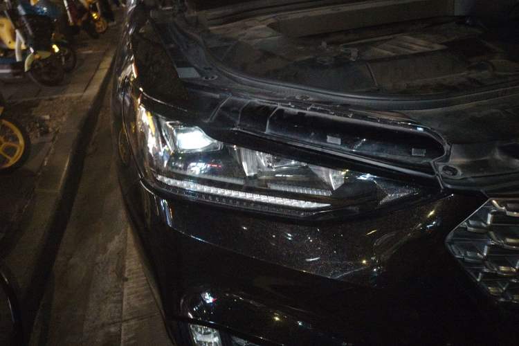 Used Wey VV6 2020 2.0T Two-Wheel Drive Smart Protection+
