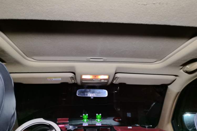 Used Toyota Highlander 2011 2.7L Two-Wheel Drive 7-Seater Luxury Edition