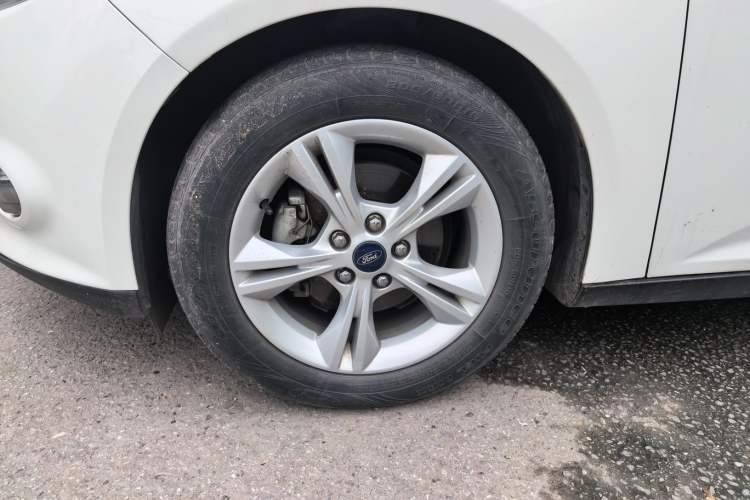 Used Ford Focus 2012 Sedan 1.6L Automatic Fashion Edition