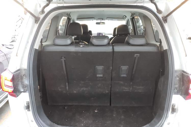 Used FORTHING SX6 2022 1.6L Manual Luxury Version
