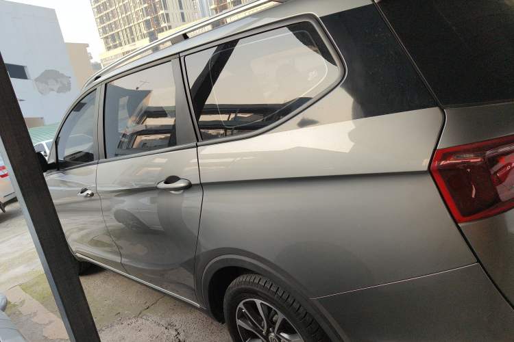 Used Baojun 730 2019 1.5T Manual Fashion Model 7-seater China VI