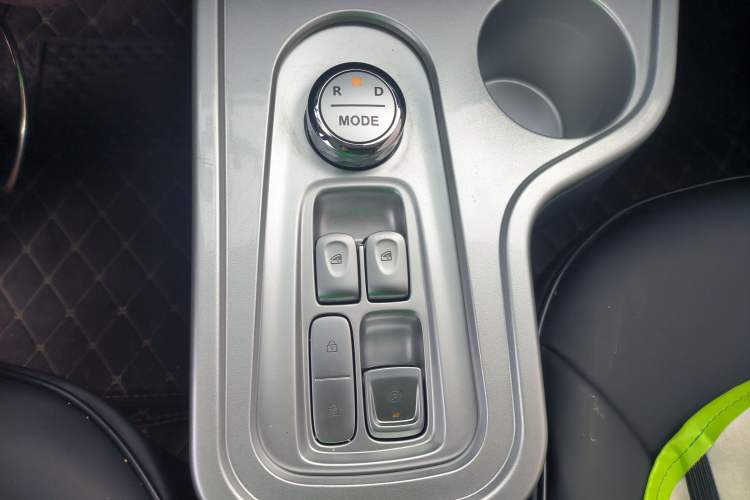 Used CHANGAN NEVO Lumin 2026 Model Treasure Edition 205km Passionate Beige Ningde Gear Lever