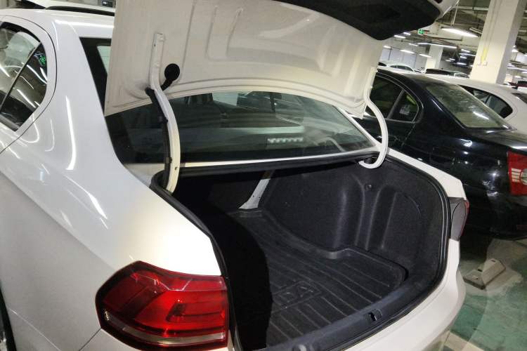 Used Volkswagen Lavida 2019 Lavida Start 1.5L Automatic Trendy Version China VI Standard Trunk