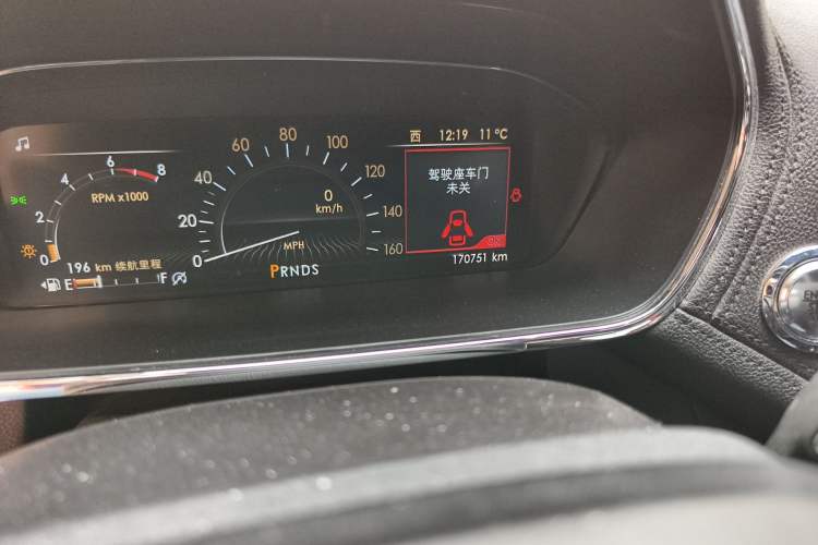 Used Lincoln Continental 2017 2.0T Two-Wheel-Drive Luxury Edition Odometer Close Up