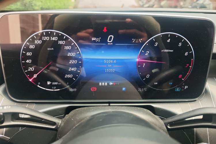 Used Mercedes-Benz C-Class 2023 Restyled C 260 L Sport Edition Odometer Close Up