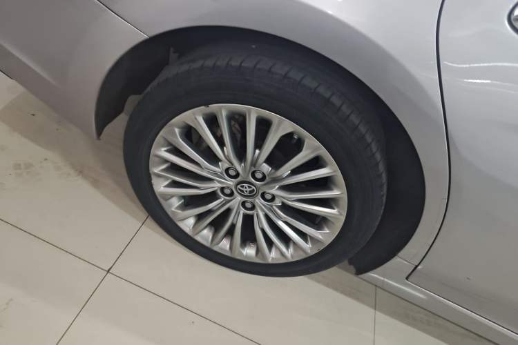 Used Toyota Avalon 2019 Dual-Engine 2.5L XLE Prestige Version China VI Standard Right Rear Wheel Hub