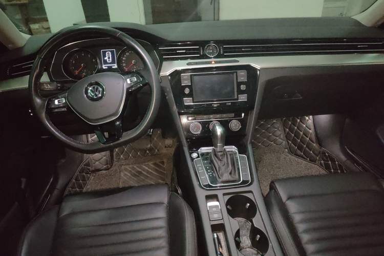 Used Volkswagen Magotan 2019 330TSI DSG Leading Model China VI Standard
