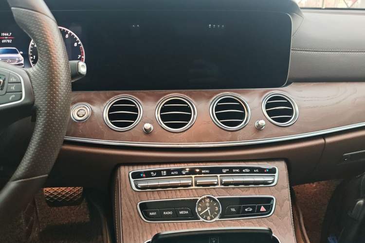 Used Mercedes-Benz E-Class 2016 E 200 L
