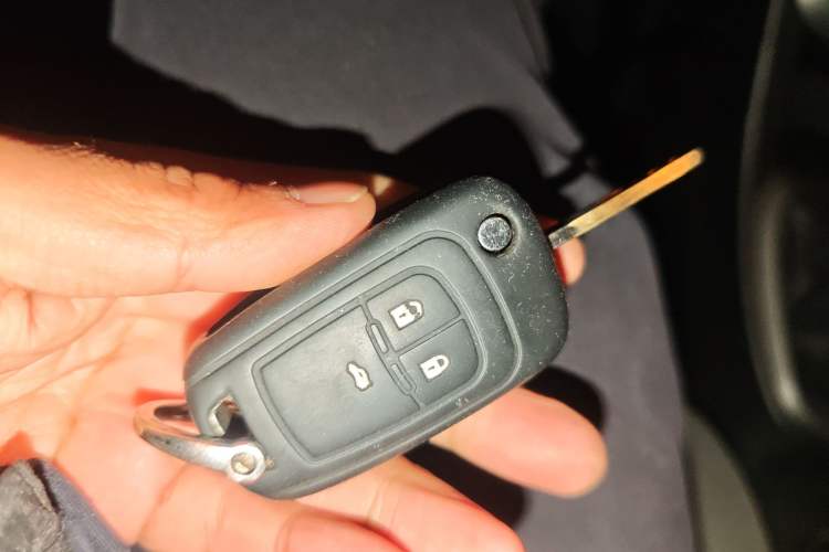 Used Chevrolet Aveo Sonic 2011 Sedan 1.4L MT SL
