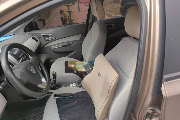 Used Baojun 630 2013 1.5L manual standard version