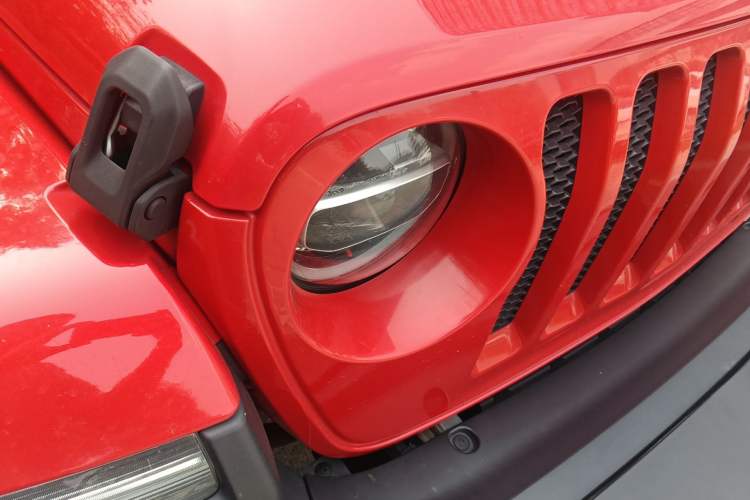 Used Jeep Wrangler 2018 2.0T Sahara Four-Door Edition Right Front Headlight