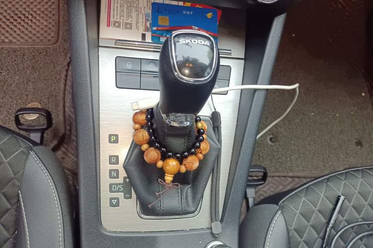 Used Skoda Octavia 2019 1.5L Automatic Smart Drive Luxury Edition China VI Standard Gear Lever
