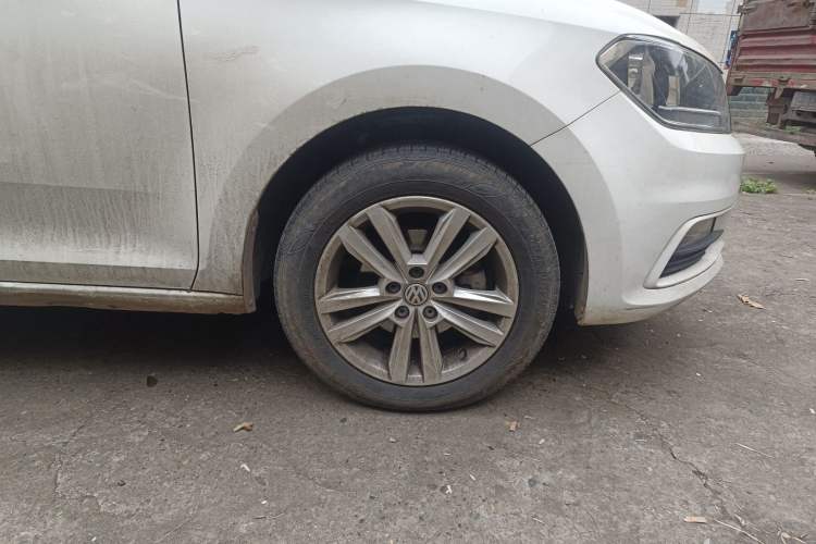 Used Volkswagen Santana 2016 1.6L Manual Comfort Edition
