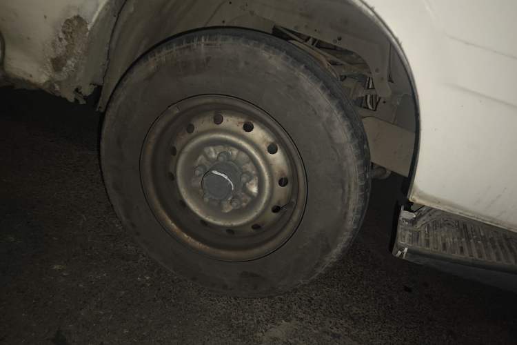 Used Jinbei Hiace 2011 2.0L 5th Generation Kuaiyunwang Luxury Edition 4G19