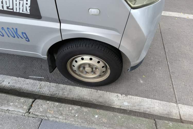 Used Wuling EV50 2020 Pure Electric Van Logistics Vehicle – Penghui Non-Heated Battery
