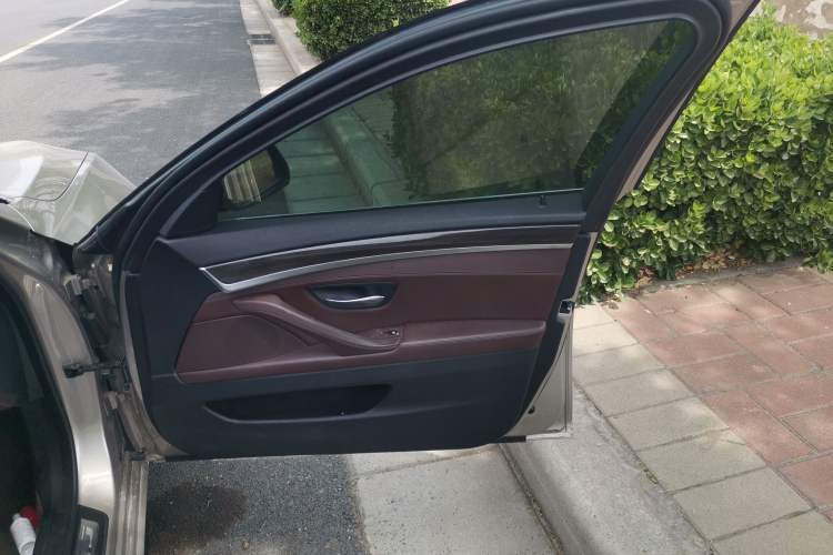 Used BMW 5 Series 2014 525Li Luxury Design Package
