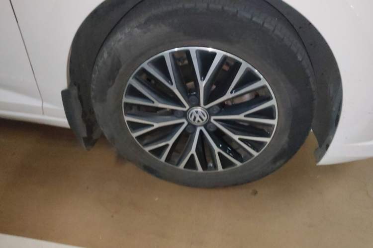 Used Volkswagen Sagitar 2019 280TSI DSG Comfort Version China VI Standard Right Front Wheel Hub