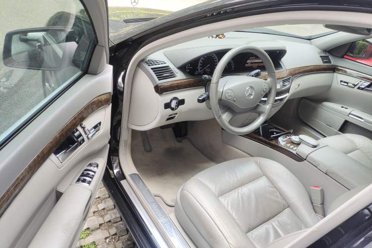 Used Mercedes-Benz S-Class 2010 S 300 L Business Model
