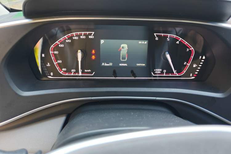 Used SAIC MAXUS Xintu V80 2025 PRO Aoyuntong 2.0T Automatic Long Wheelbase Ultra-Low Roof 6/7/8/9-Seater