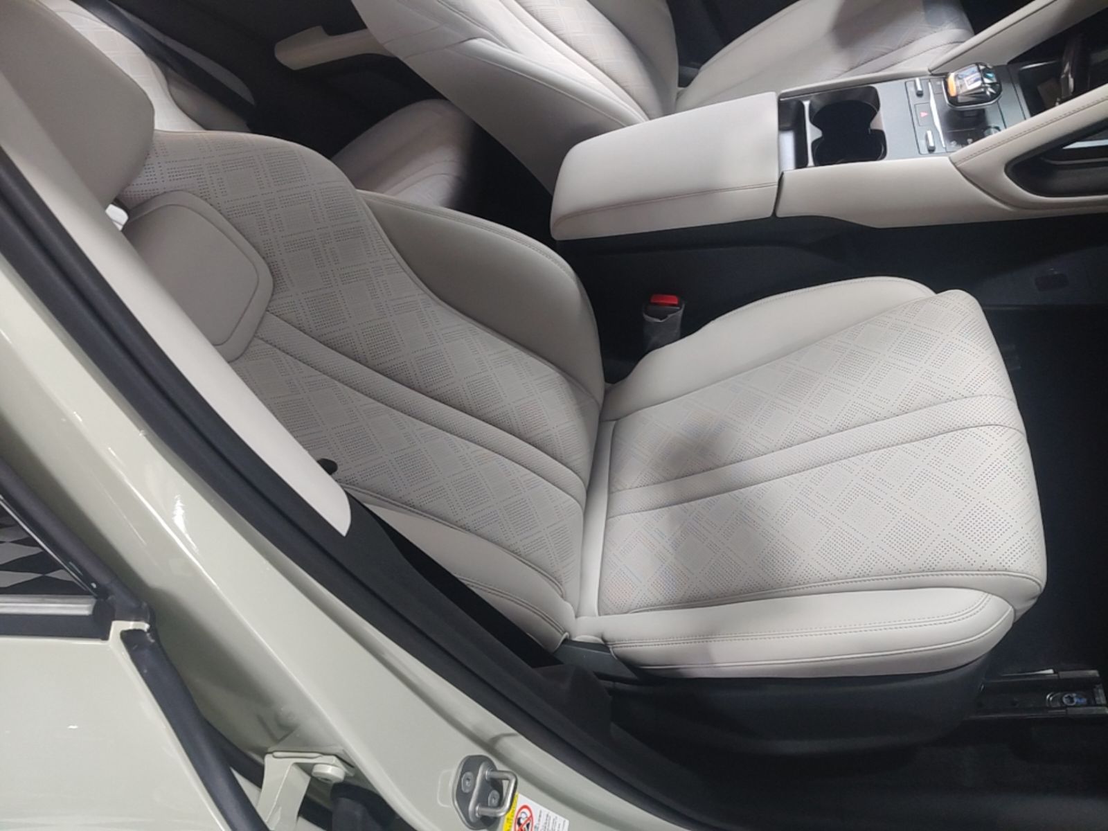 BYD Yuan UP 2025 Intelligent Driving Version 401 KM Dynamic Edition — снимка 19