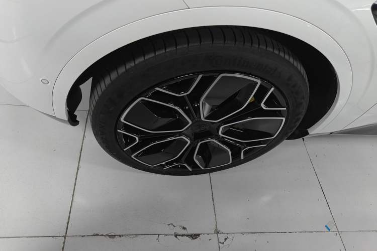 Used Avatr 11 2022 Long-Range Dual-Motor Luxury Edition 5 Seats
