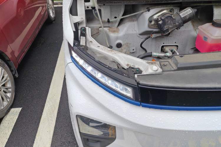 Used Farizon Xingxiang V 2024 Star Enjoy V6E Feature Edition Zhixin 46.08 kWh Right Front Headlight