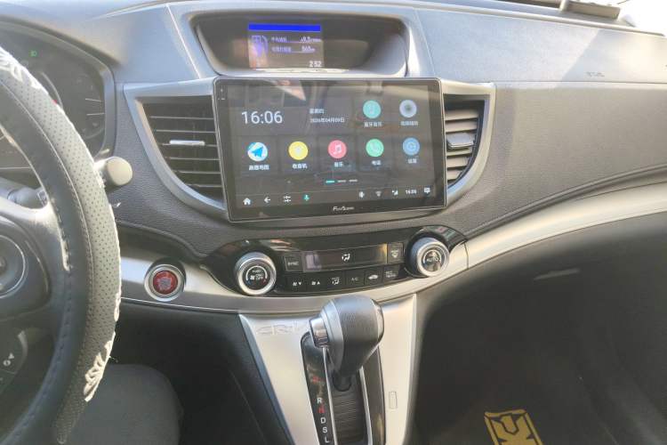 Used Honda CR-V 2015 2.4L four-wheel drive luxury version Audio And AC Panel