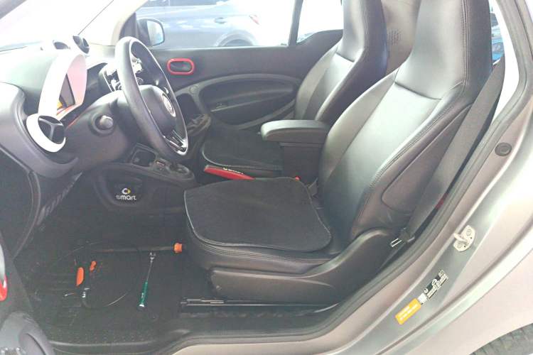 Used smart fortwo 2018 1.0L 52kW Hardtop Dynamic Version China V Left Front Seat