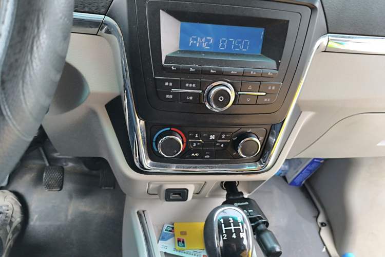 Used Jinbei New Hiace X30L 2021 1.5L Wealth Edition Bus Non-Air-Conditioned China VI Standard SWC15M Audio And AC Panel