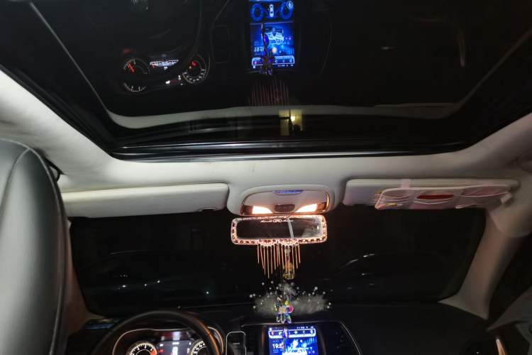 Used Jeep Cherokee 2019 2.0L Two-Wheel Drive Standard Edition China V