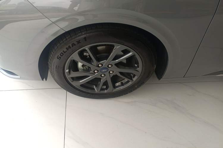 Used Ford Mondeo 2025 2.0T EcoBoost Luxury Version Left Front Wheel Hub