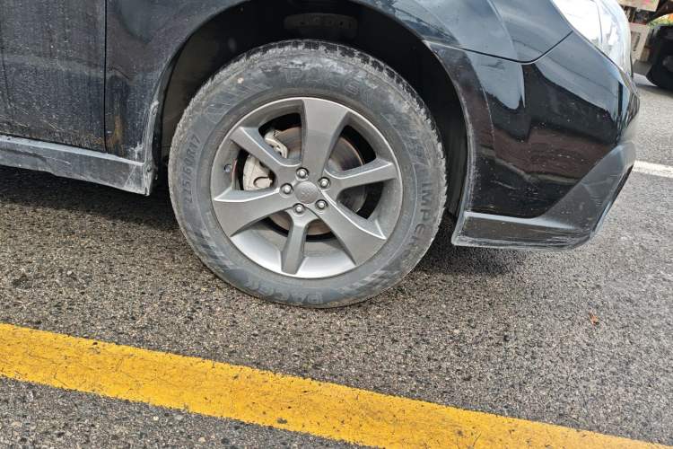 Used Subaru Outback 2014 2.5i Yashang Elite Edition Right Front Wheel Hub