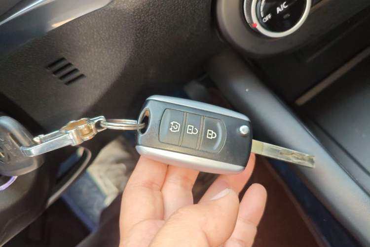 Used Dongfeng Fengon 500 2022 1.5L Manual Enjoyment Model