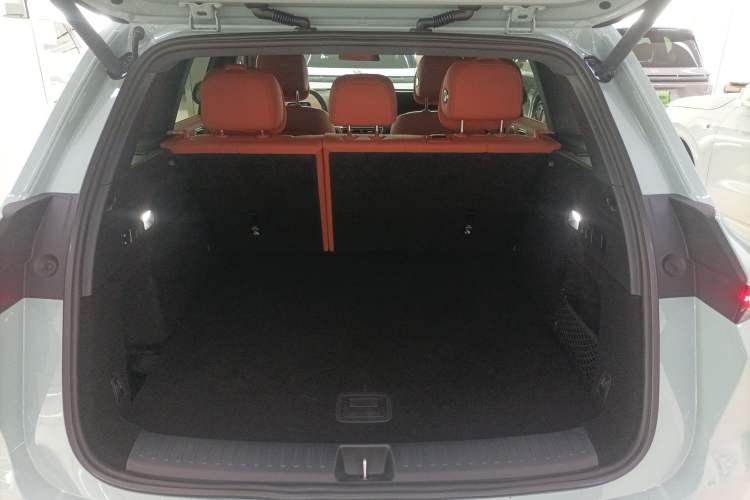 Used Li Auto L6 2025 Max Smart Refresh Edition Trunk