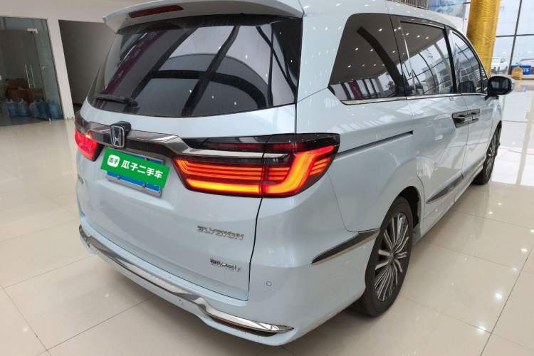Used Honda Elysion 2024 2.0L eHEV Classic Edition
