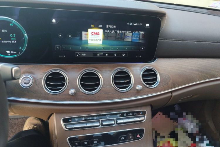 Used Mercedes-Benz E-Class New Energy 2022 Restyled E 350 e L Plug-in Hybrid Sports Sedan Audio And AC Panel