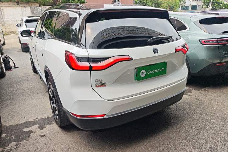 Used Nio ES8 2020 580 km Signature Edition 7-Seater Version Rear Left 45 Deg