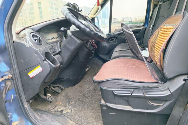 Used Iveco Eurocargo 2018 2.3T Short-Wheelbase Low-Roof Multi-Purpose Van with Side Sliding Door F1A