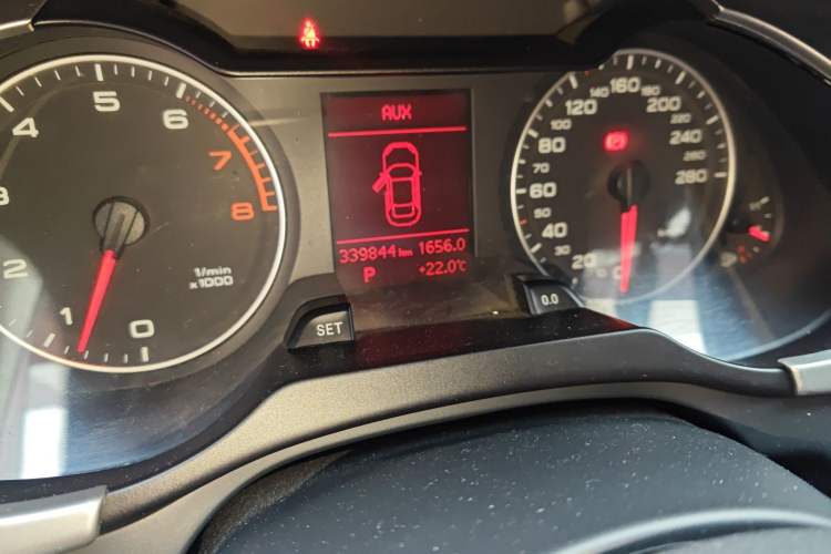 Used Audi A4L 2012 2.0 TFSI automatic standard version