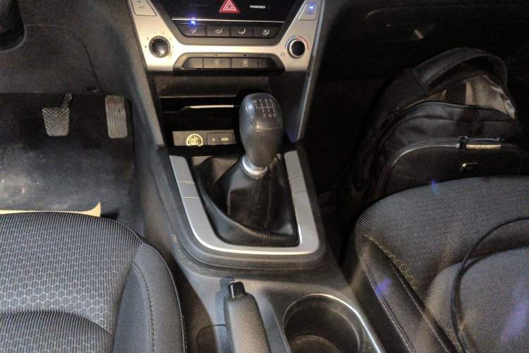 Used Hyundai Elantra (6th Generation / Lingdong) 2016 1.6L Manual ZhiXuan · Dynamic Model
