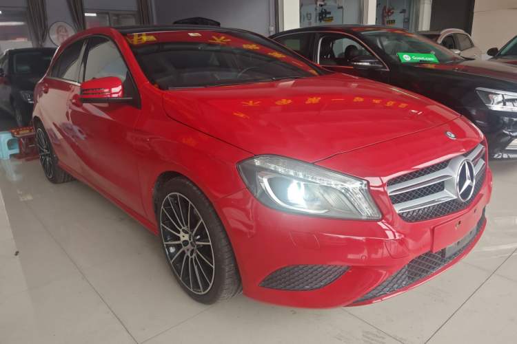 Used Mercedes-Benz A-Class 2013 A 200 Urban Edition Front Right 45 Deg