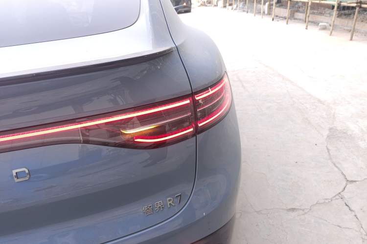 Used Hima Luxeed R7 2024 All-Electric 667 km Max