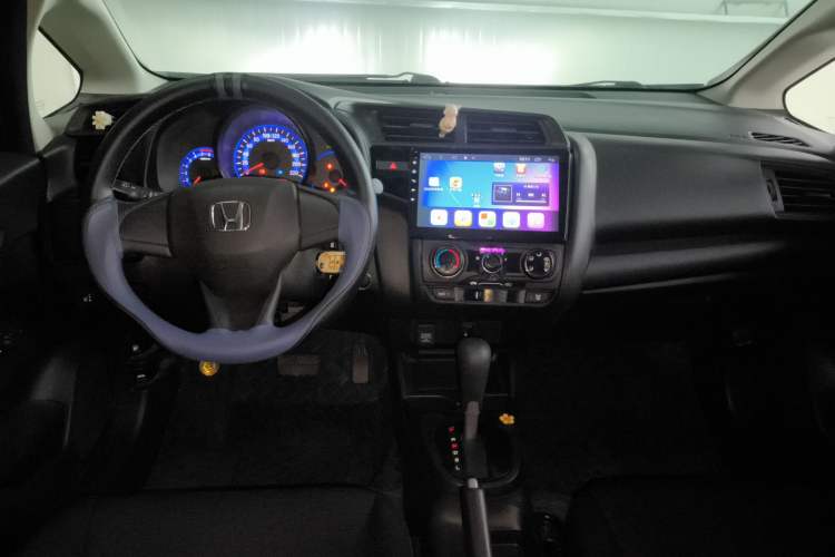 Used Honda Fit 2018 1.5L CVT Comfort Version Center Console